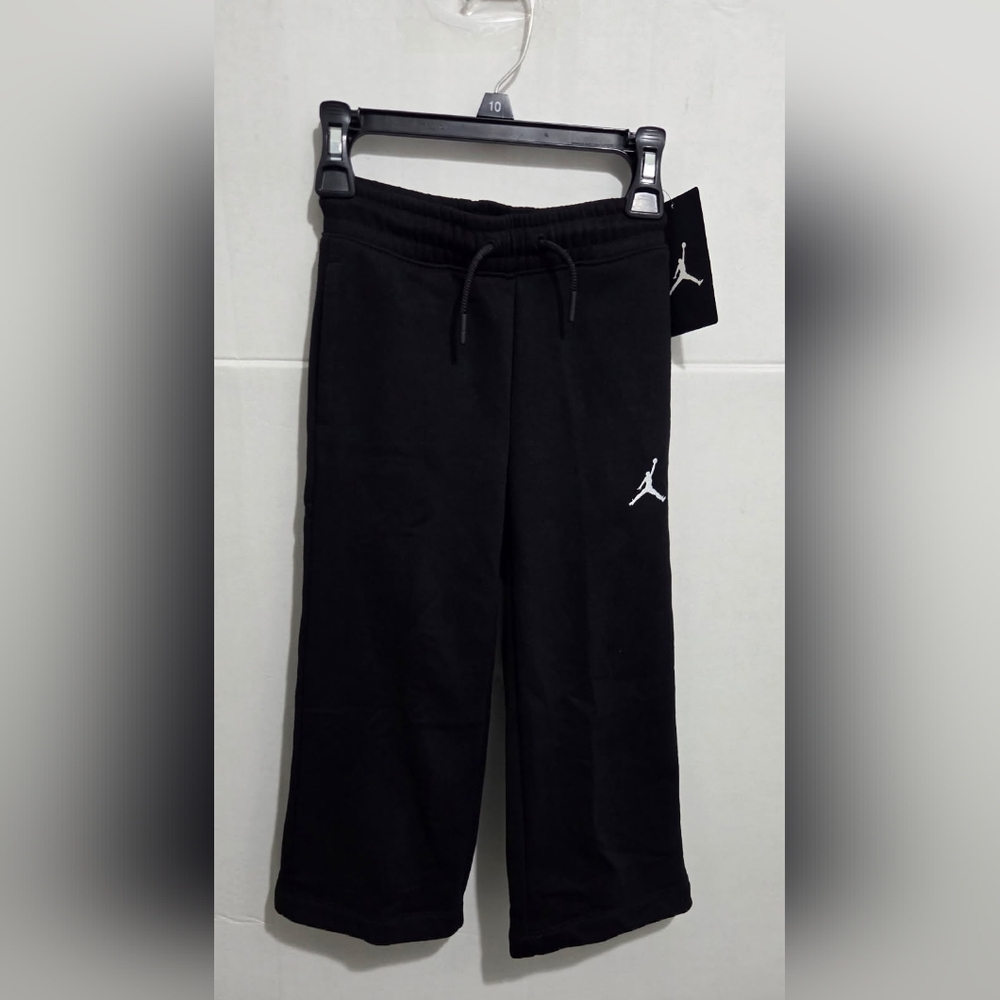 Jordan Size 4 Girls  Black Athletic Pants NWT